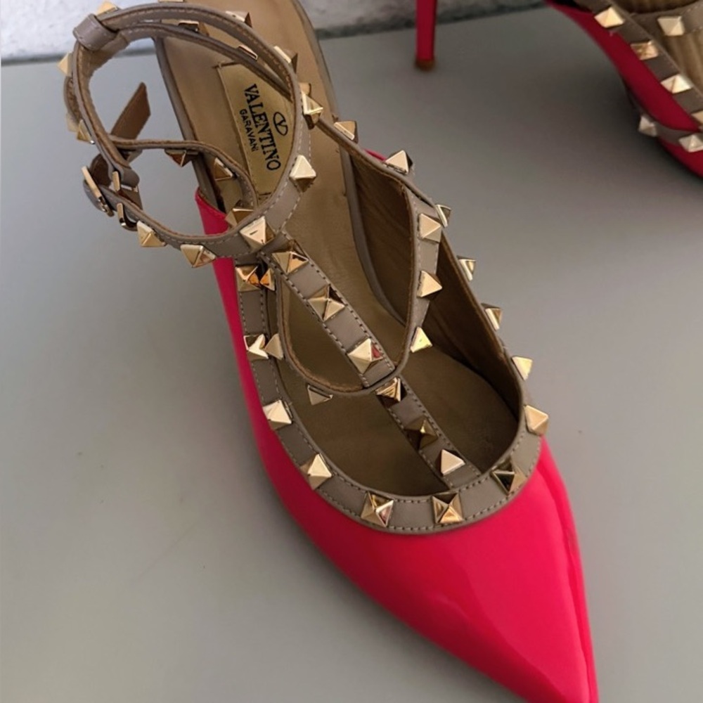 Valentino Hot Pink Patent Leather Rockstud Ankle Strap Pointed Toe Sandals Heels - Picture 7 of 16